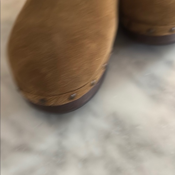 Cozy Tan Shearling-Lined Boots   Leather upper   Side zipper   Never worn - Picture 3 of 8